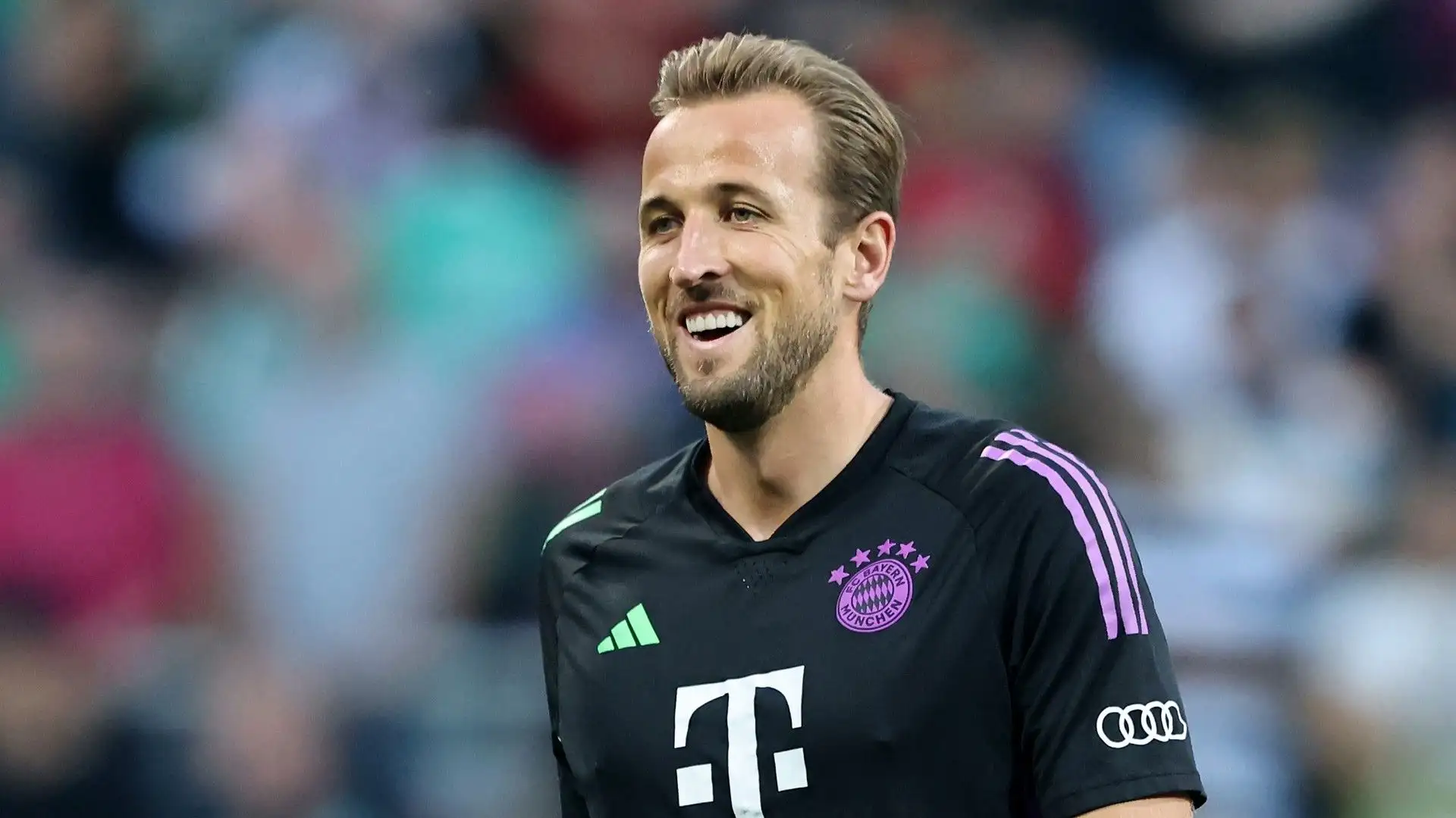 1- L'ultimo acquisto del Bayern Monaco, Harry Kane, guadagna 25 milioni di euro a stagione
