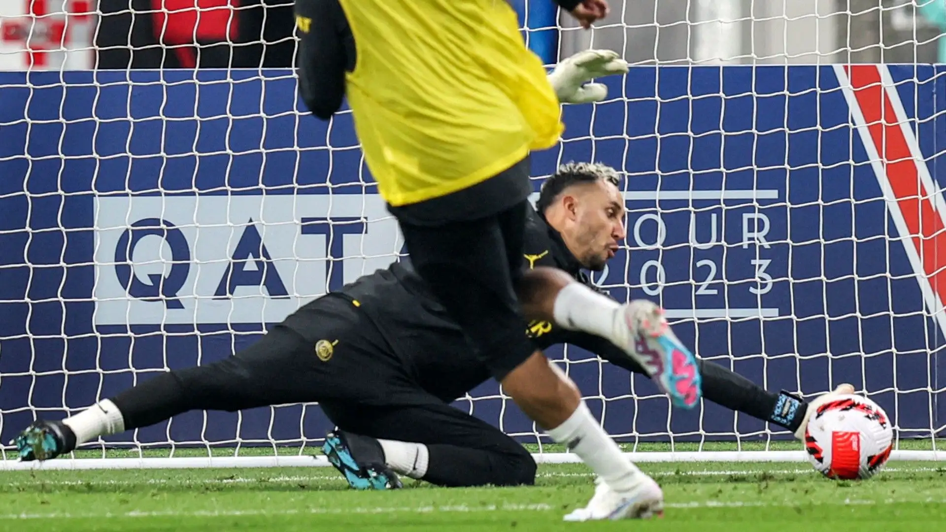 10- Apre la classifica il secondo portiere del PSG Keylor Navas con 10,91 milioni di euro all'anno
