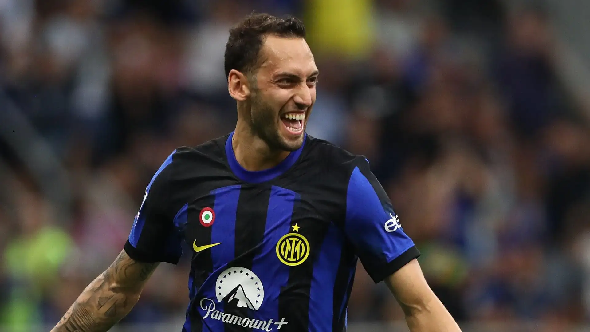 3- Gradino più basso del podio per il turco dell'Inter Hakan Calhanoglu: 11,11 milioni di euro a stagione
