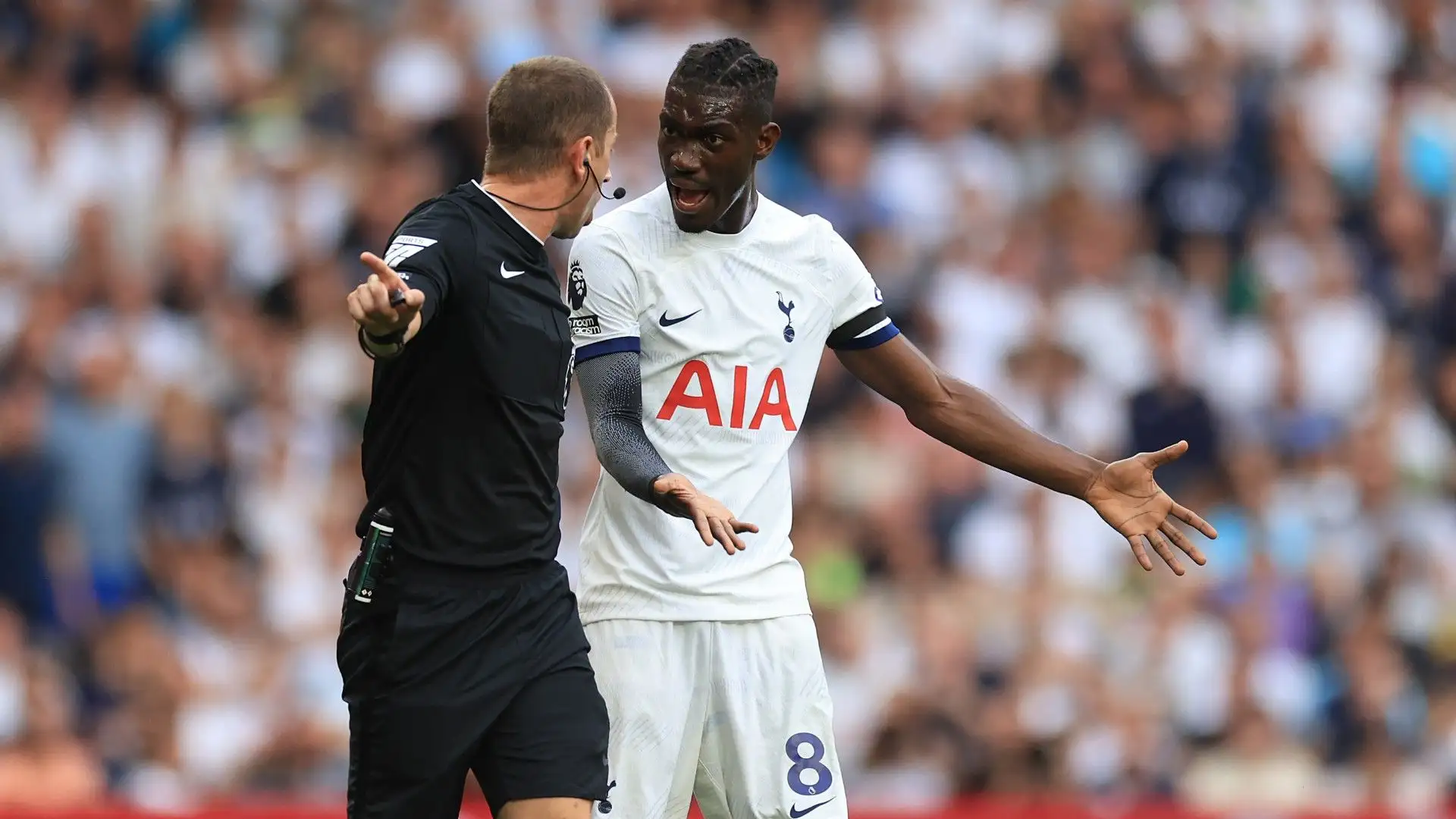 Più probabilmente il Milan proporrà agli Spurs un prestito con diritto di riscatto, soluzione che potrebbe accontentare entrambe le parti
