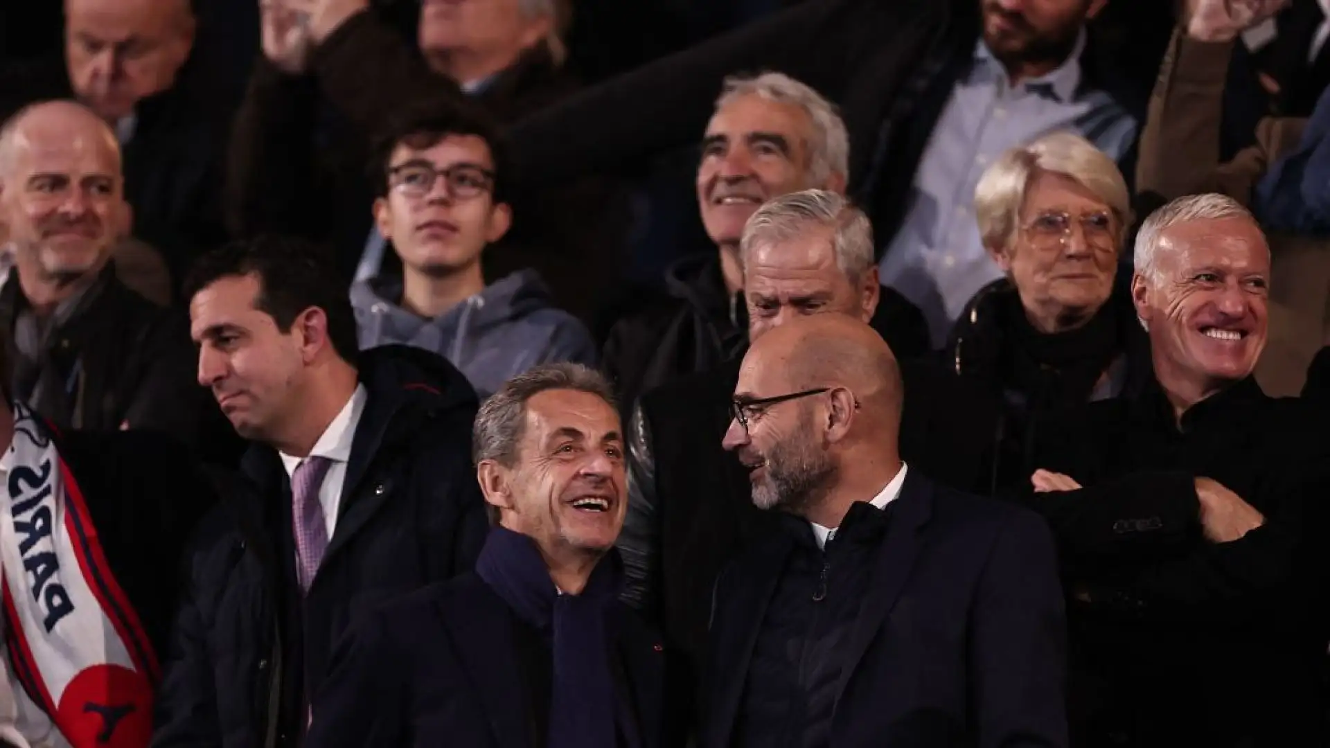 Non sono passati neanche Nicolas Sarkozy e Raymond Domenech.