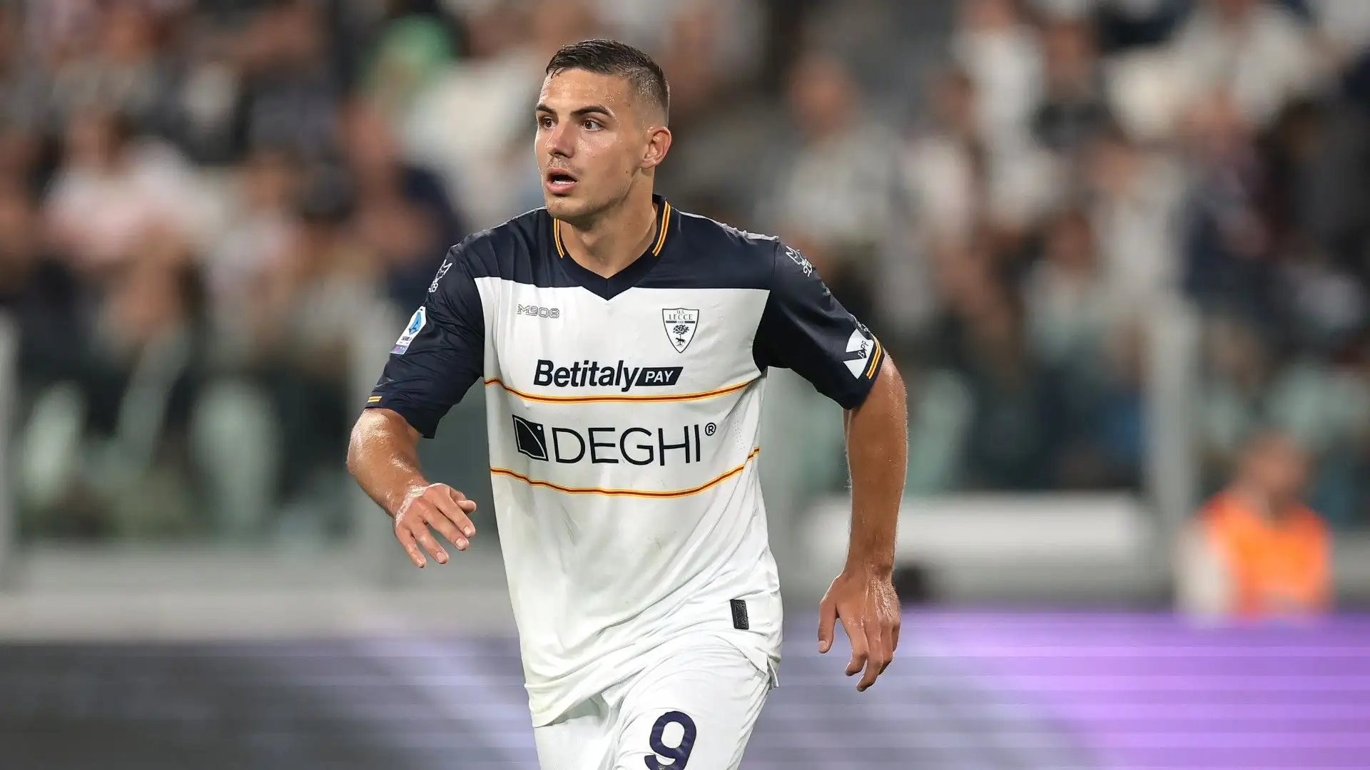 Il Lecce non vorrebbe privarsi del suo bomber ma, se l'Inter presenterà un'offerta importante, sarà difficile dire di no
