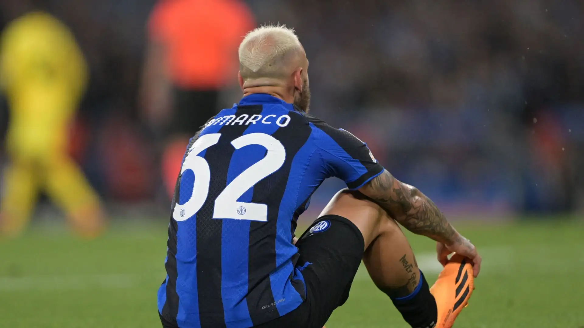 Dimarco è un prodotto del vivaio dell'Inter: nel corso degli anni ha giocato in prestito in Ascoli, Empoli, Parma e Verona