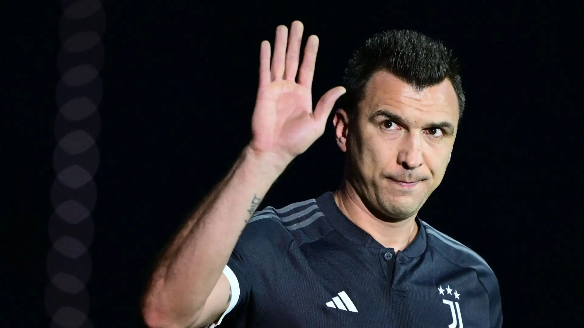 Allo Stadium c'era anche l'attaccante croato Mario Mandzukic