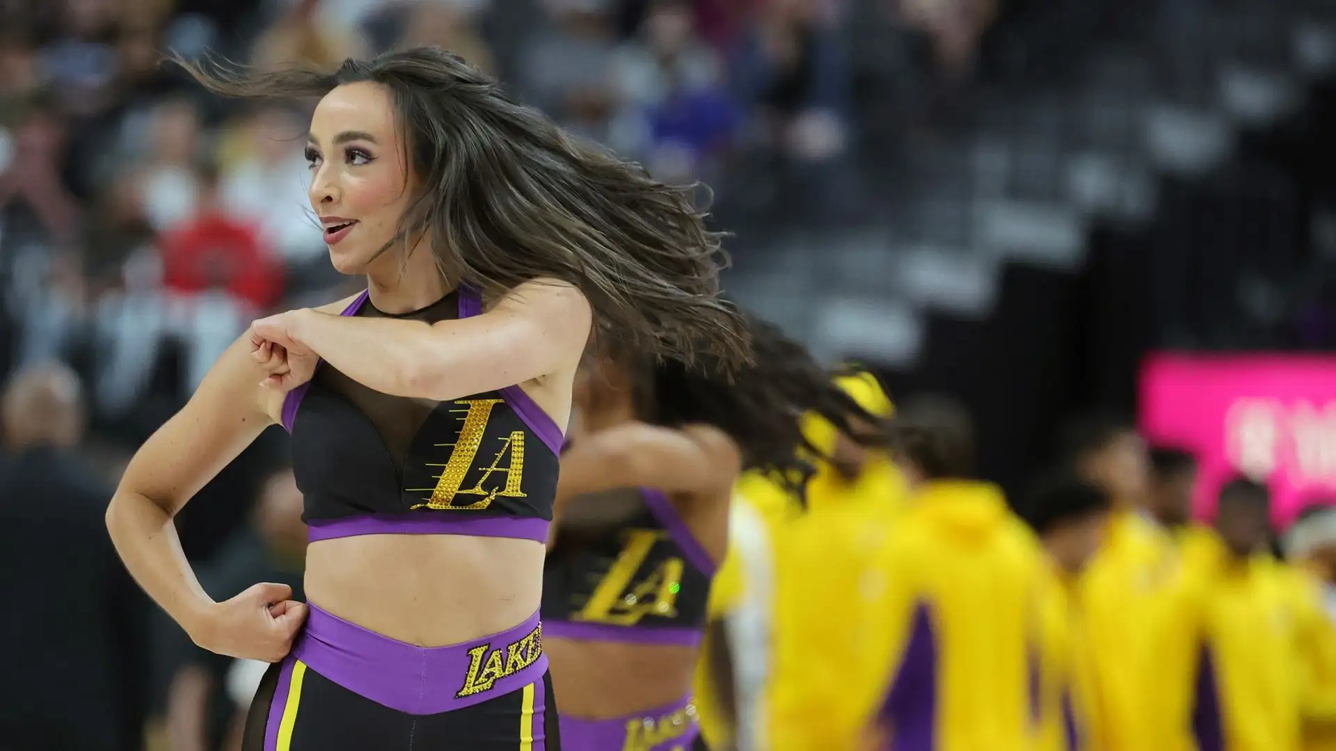 Le prime manifestazioni di cheerleading cominciarono alla fine del 1800