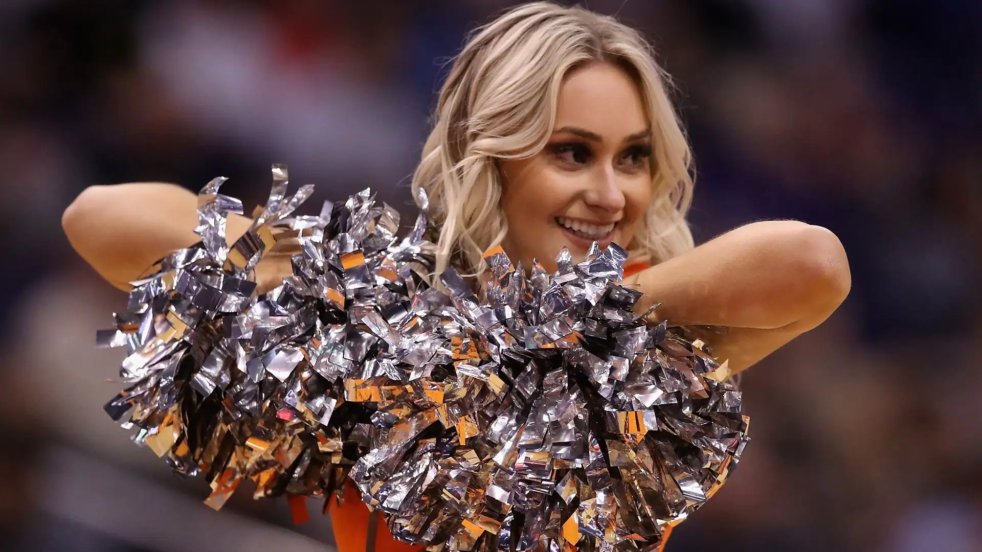 In America ol cheerleading è associato principalmente al football e al basket