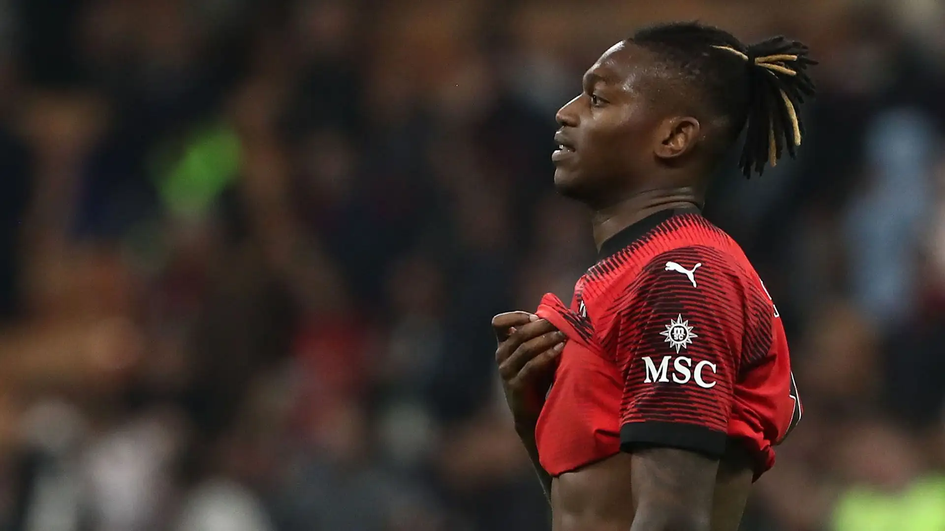 Il calciatore è ambitissimo tra i top club e, se dovessero esserci i presupposti per un trasferimento, pioverebbero offerte
