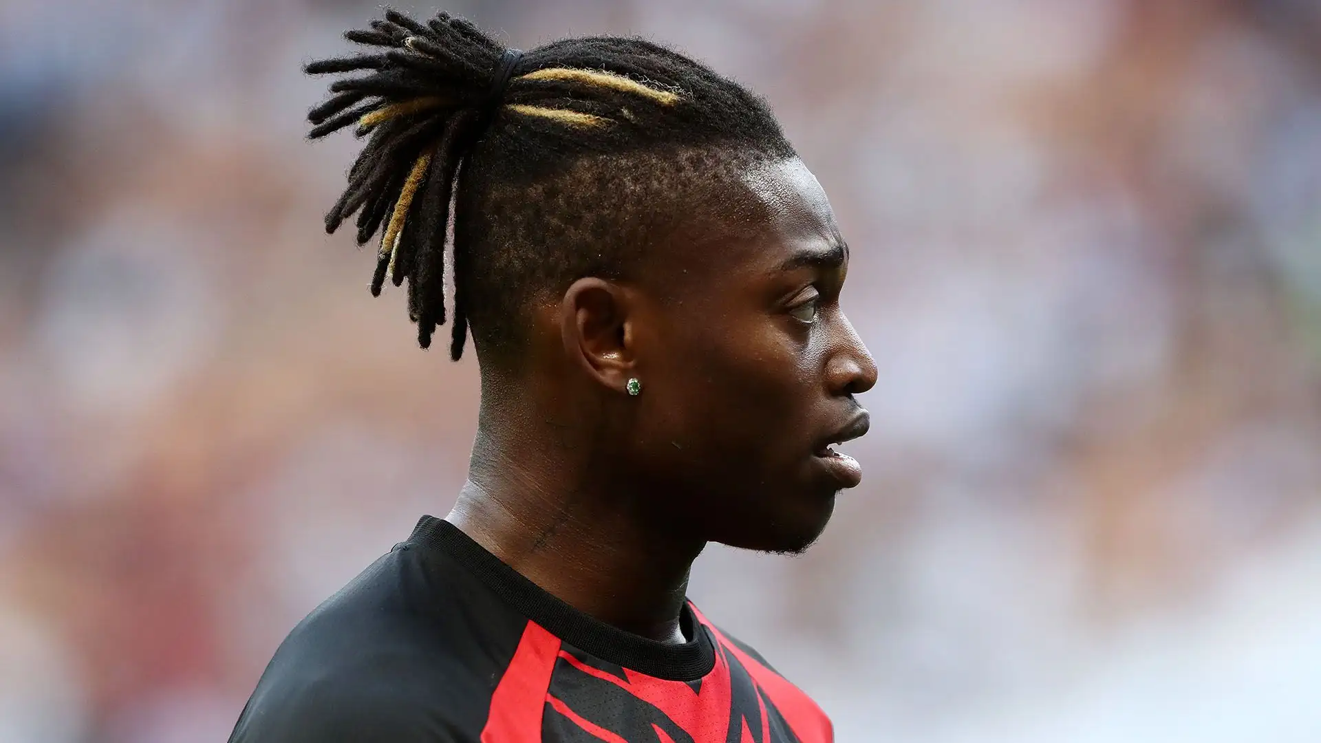 La società rossonera vuole scongiurare l'ipotesi cessione e si augura che Pioli trovi presto una soluzione ai problemi del Milan
