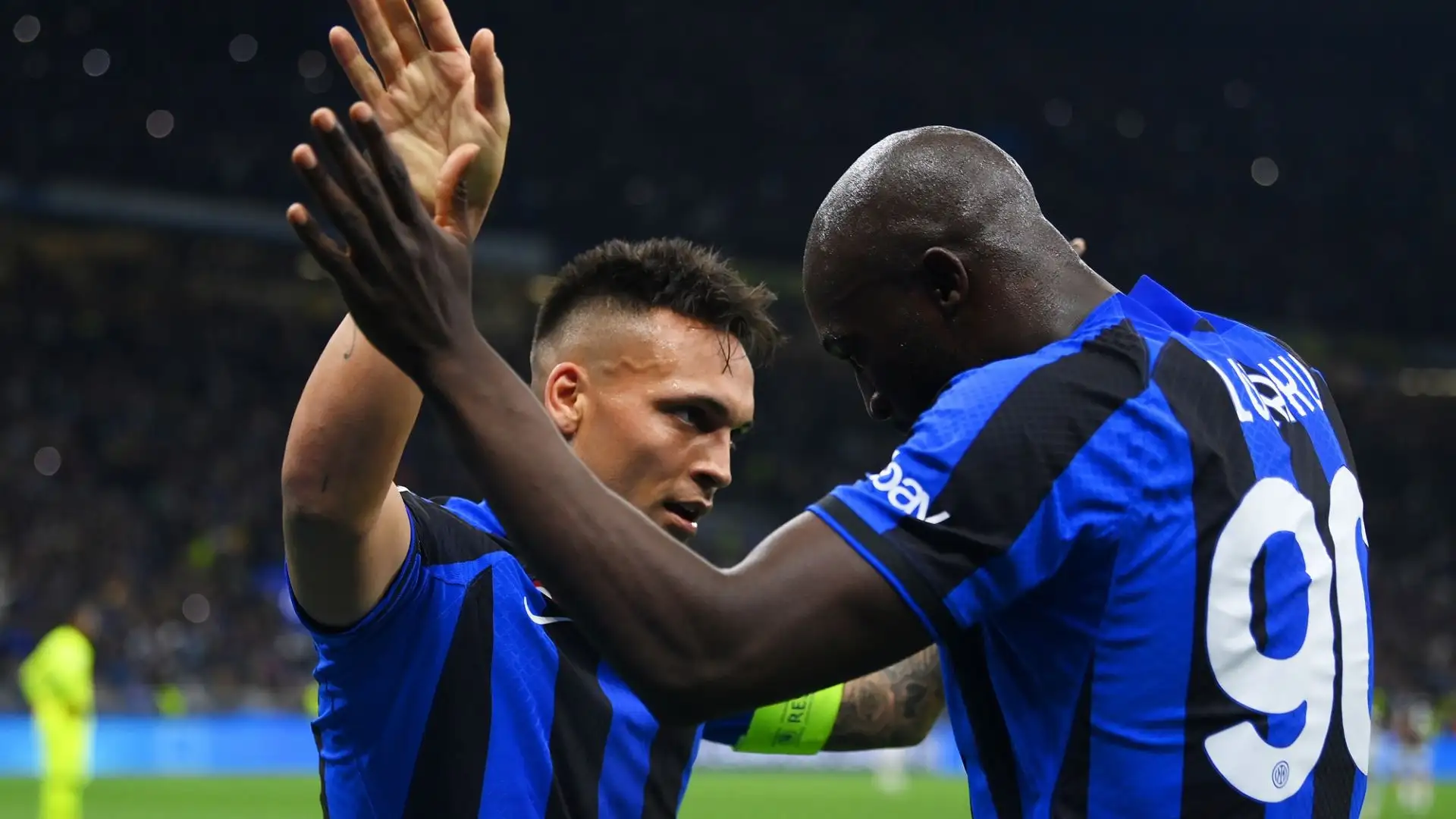 L'attaccante belga verrà "accolto" dai fischi dei 50mila di San Siro dotati di fischietto