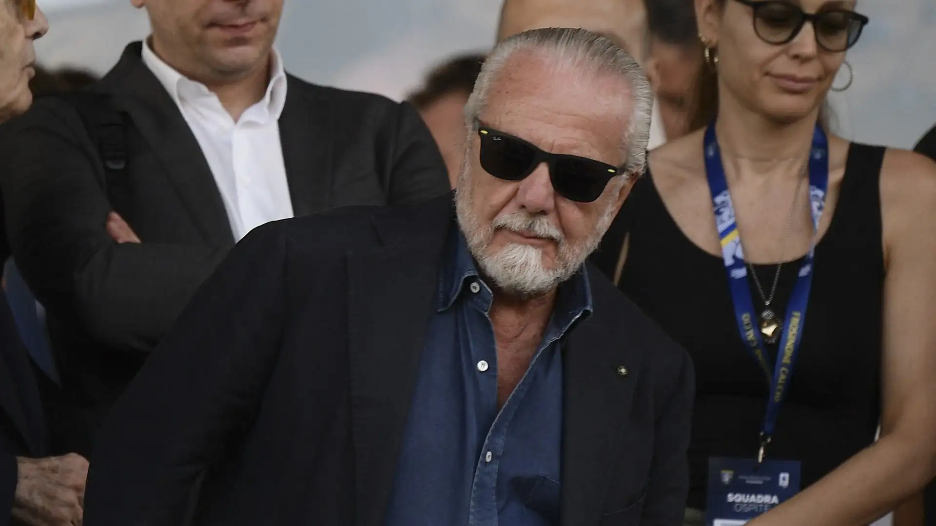 De Laurentiis si è improvvisato mental coach e viaggerà insieme alla squadra per la trasferta di Verona

