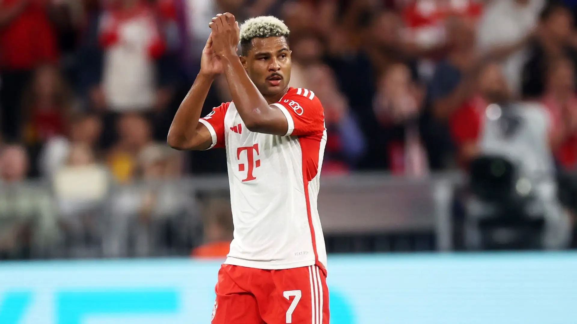 Il Bayern Monaco non vorrebbe vendere Serge Gnabry ma, se dovesse arrivare un'offerta enorme, potrebbe discuterne
