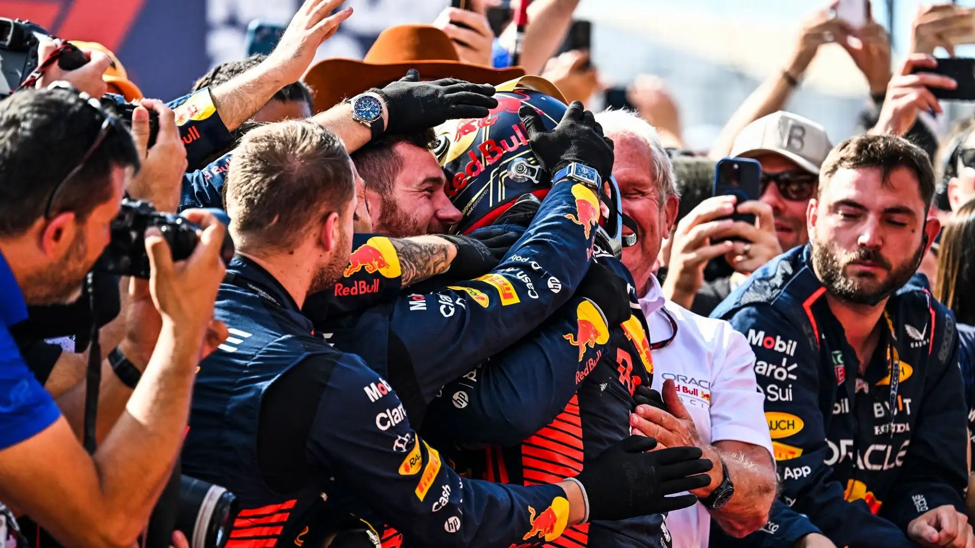 Tanti tifosi di Perez hanno annunciato la loro contestazione al campione del mondo sui social
