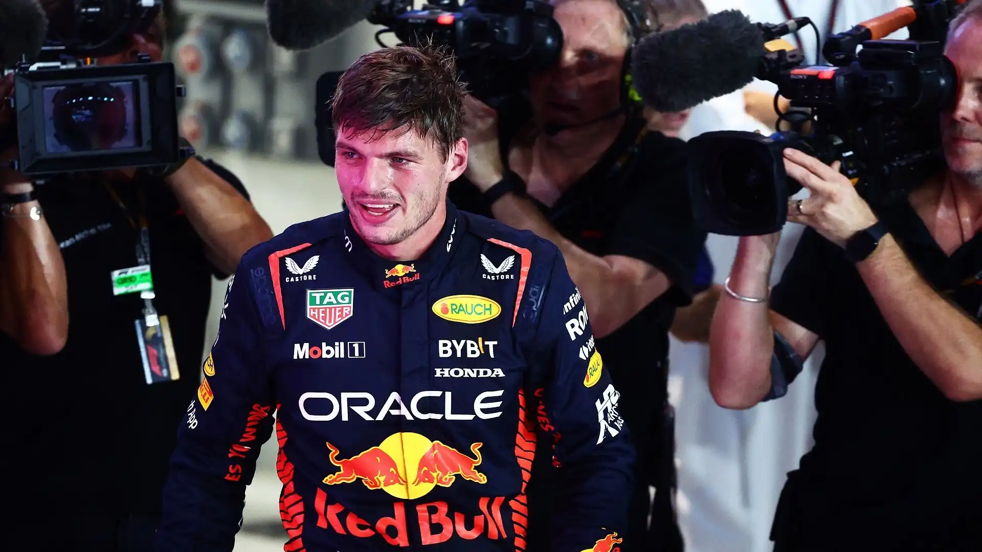 Max Verstappen euforico dopo la conquista del terzo mondiale consecutivo