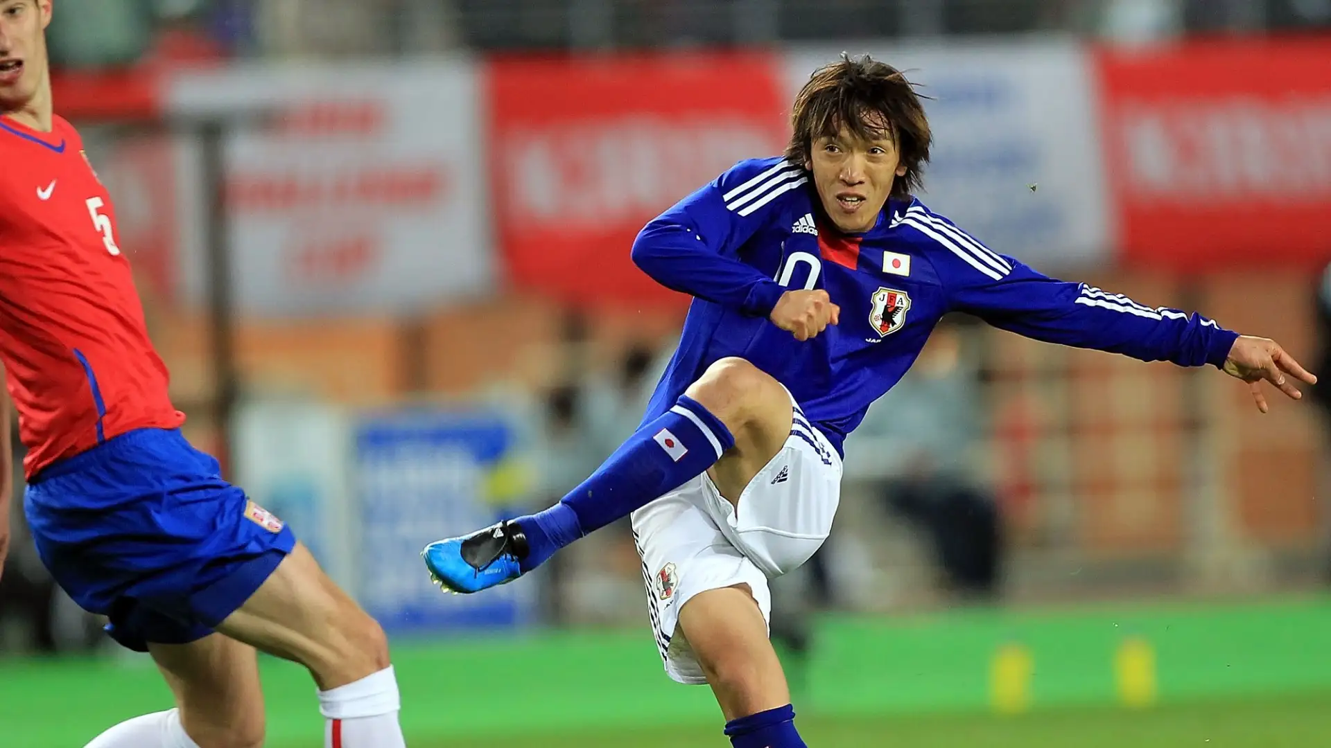 Shunsuke Nakamura (Centrocampista): patrimonio netto stimato di 13 milioni di dollari. Eroe di Reggina e Celtic Glasgow, conosciuto per i suoi temibili calci di punizione