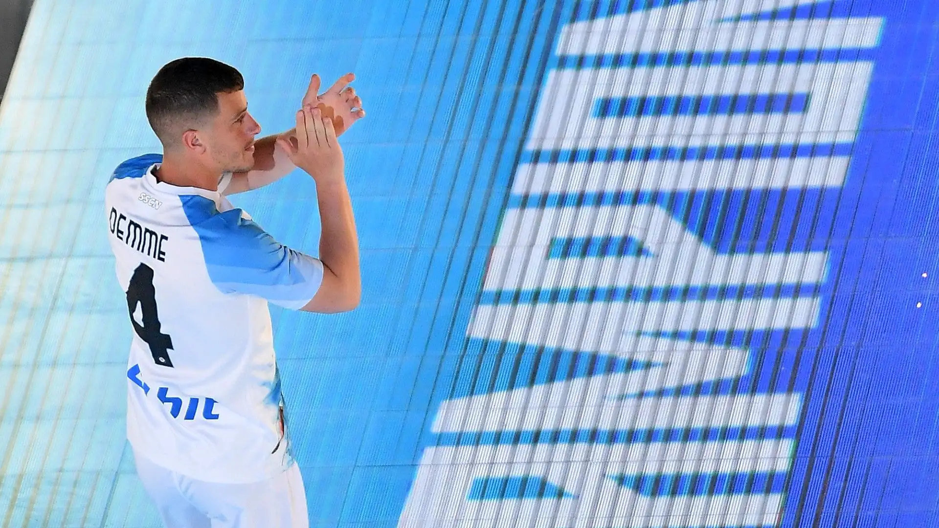 Il calciatore ha esordito con la nazionale maggiore tedesca nel 2017
