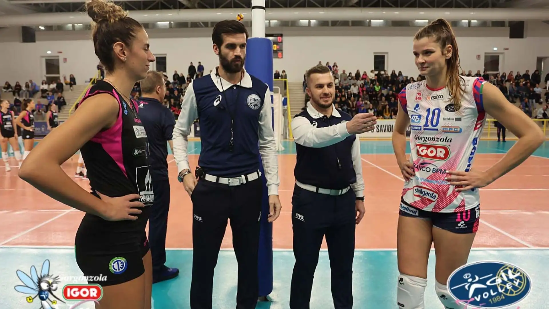 Igor con Akimova opposta a Bosio, Danesi e Chirichella centrali, Bosetti e Buijs schiacciatrici e Fersino libero.
