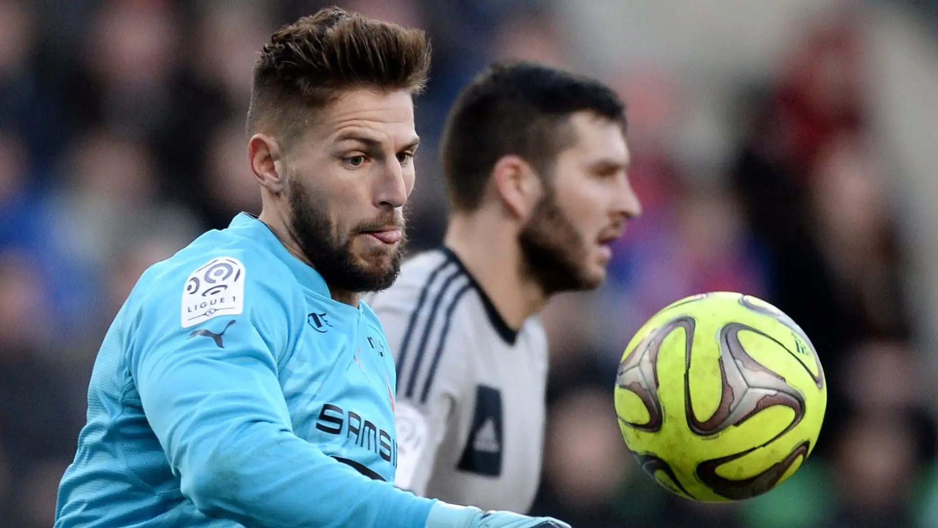 Benoit Costil fa la riserva al portiere titolare Guillermo Ochoa
