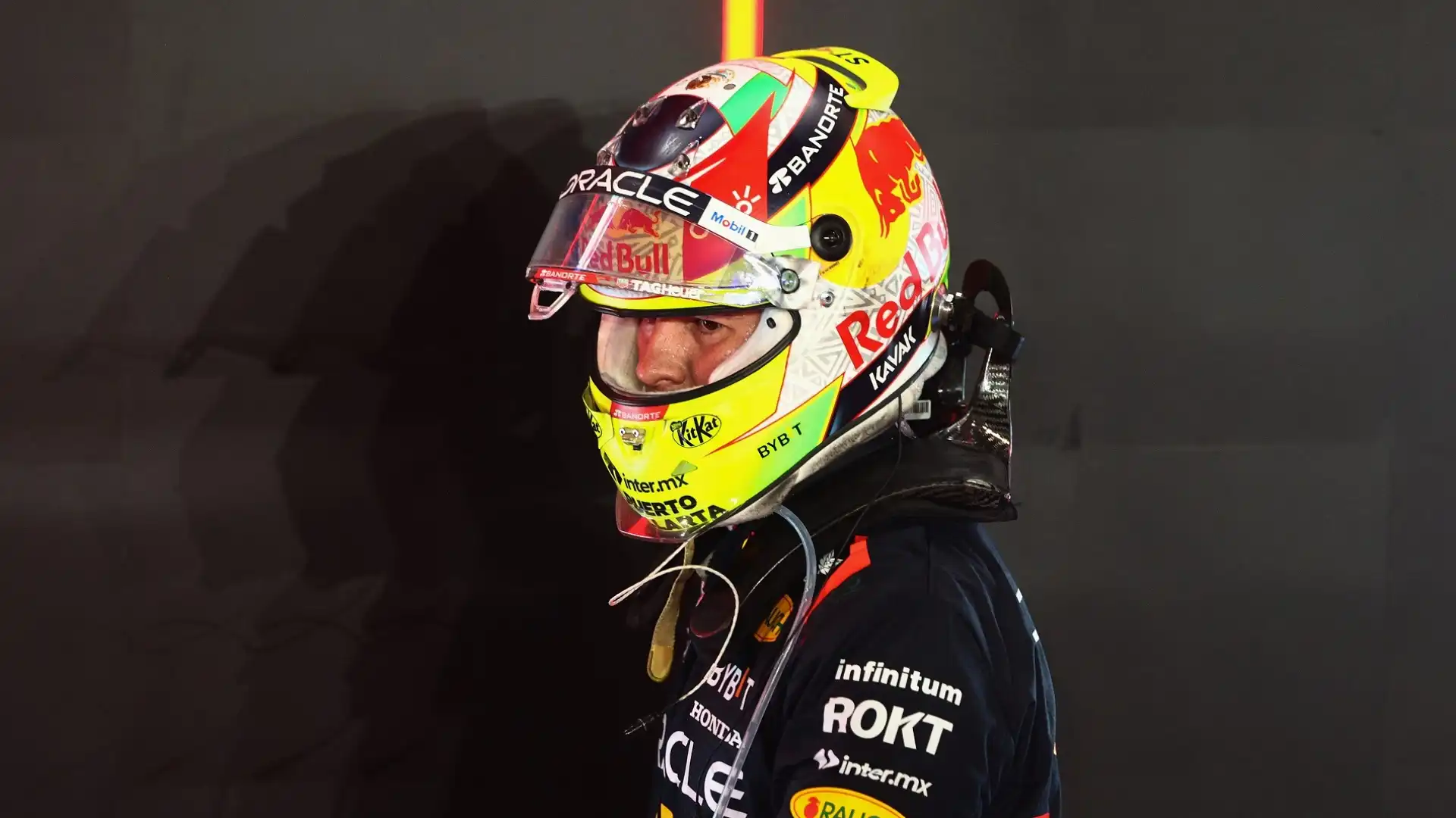 Red Bull, Sergio Perez rischia il posto: “Dobbiamo parlargli”
