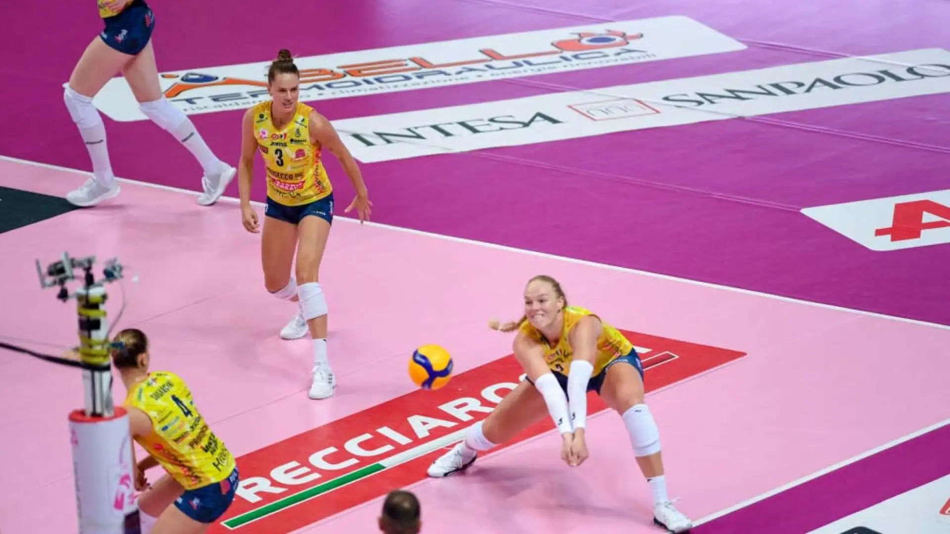 Coach Santarelli ha tenuto Fahr precauzionalmente  a casa per un affaticamento.