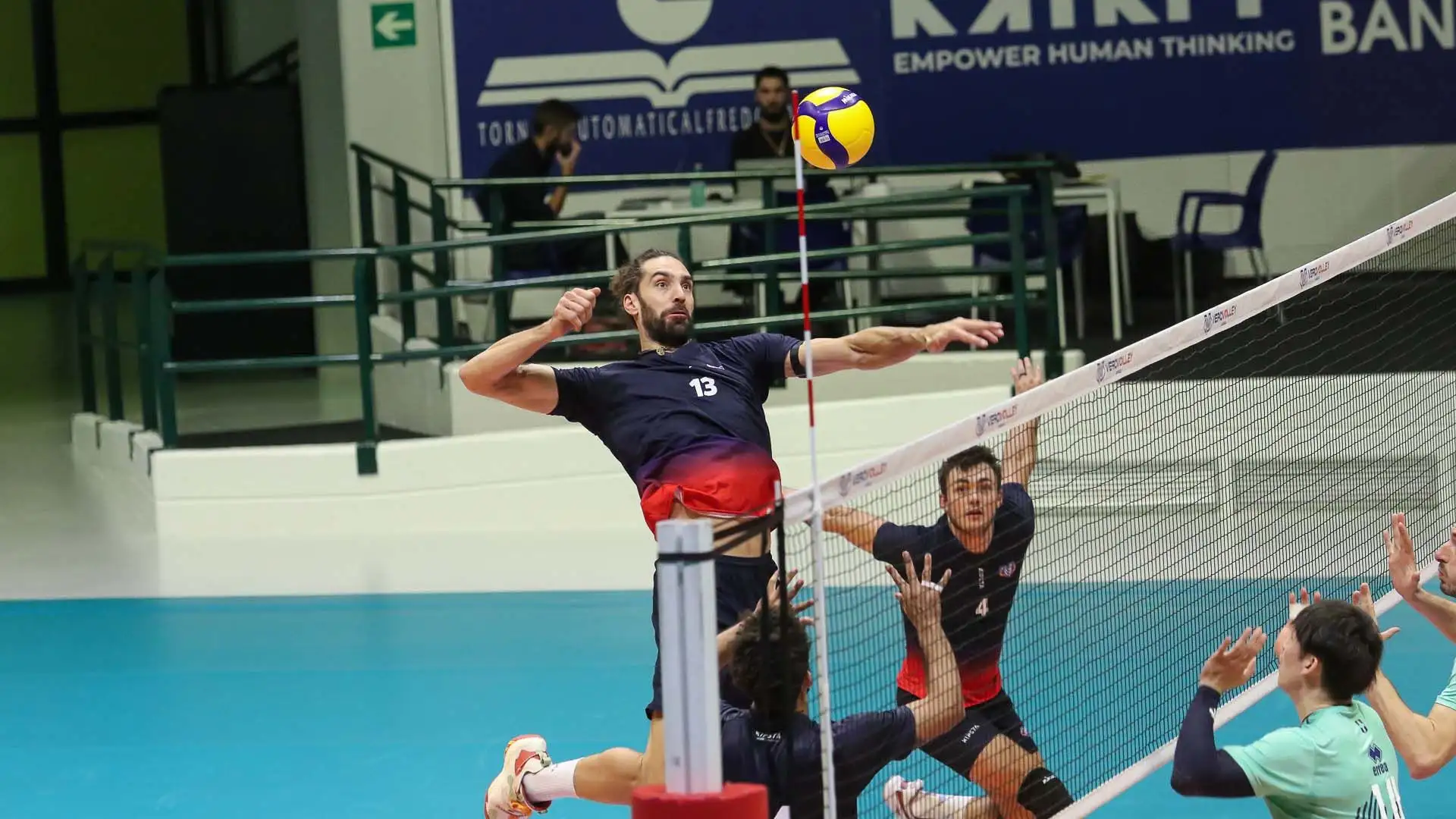 Capitan Thomas Beretta sarà ancora il punto di riferimento al centro.
