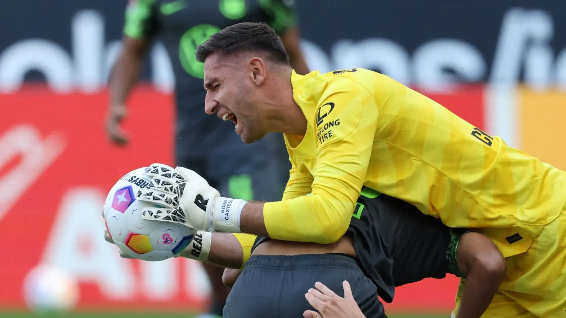 Koen Casteels con il Wolfsburg ha vinto una Supercoppa tedesca nella stagione 2015-2016
