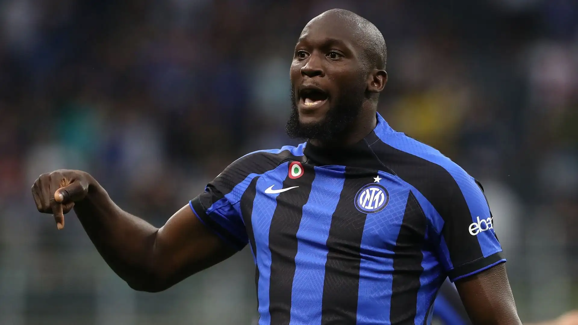 I tifosi dell'Inter hanno comunicato che distribuiranno 50mila fischietti per contestare Lukaku ad ogni tocco di palla
