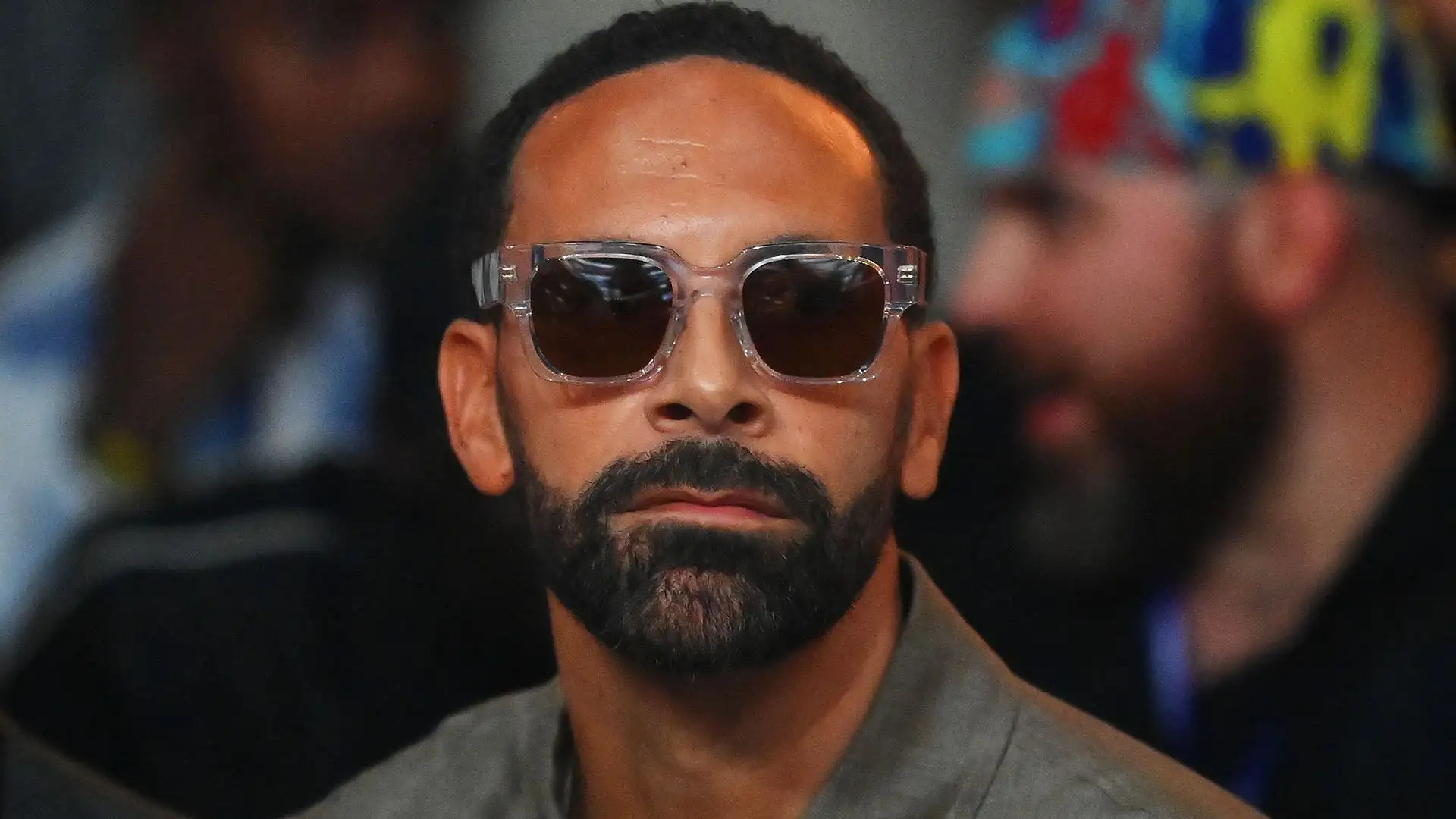 A seguire la sfida tanti VIP: tra questi l'ex Manchester  United Rio Ferdinand
