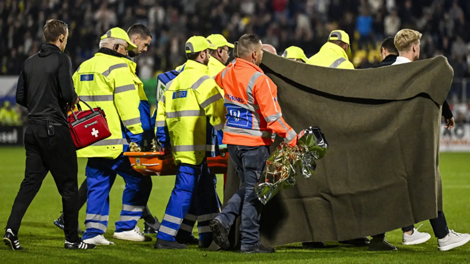 Terrore in RKC-Ajax, Vaessen ha rischiato di morire in campo