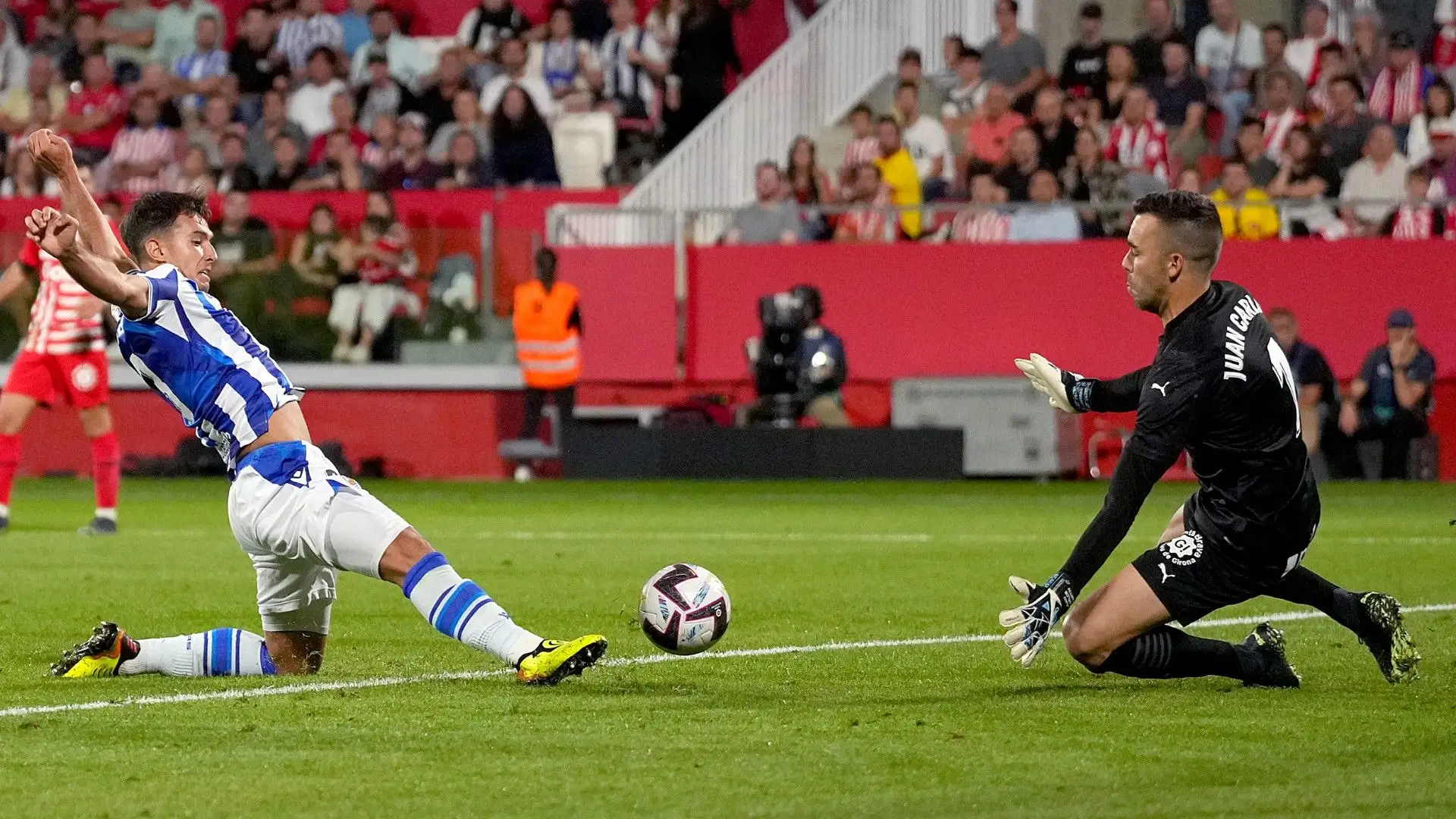 Proprio nel Leverkusen gioca un altro obiettivo del Bayern Monaco: Florian Wirtz

