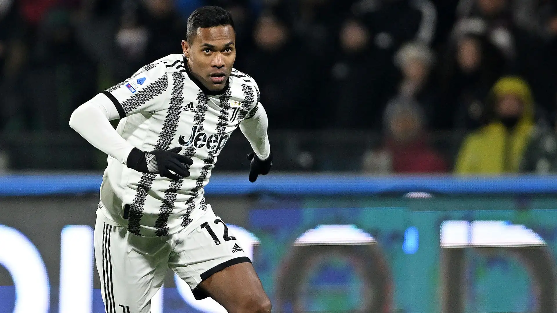 Dopo l'addio di alcuni senatori, Alex Sandro ha ereditato la fascia da capitano
