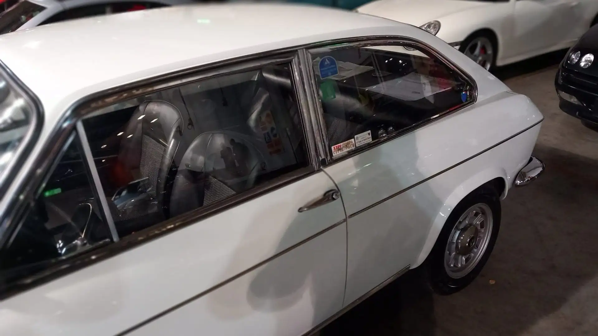 La coupé venne messa in listino poco tempo dopo