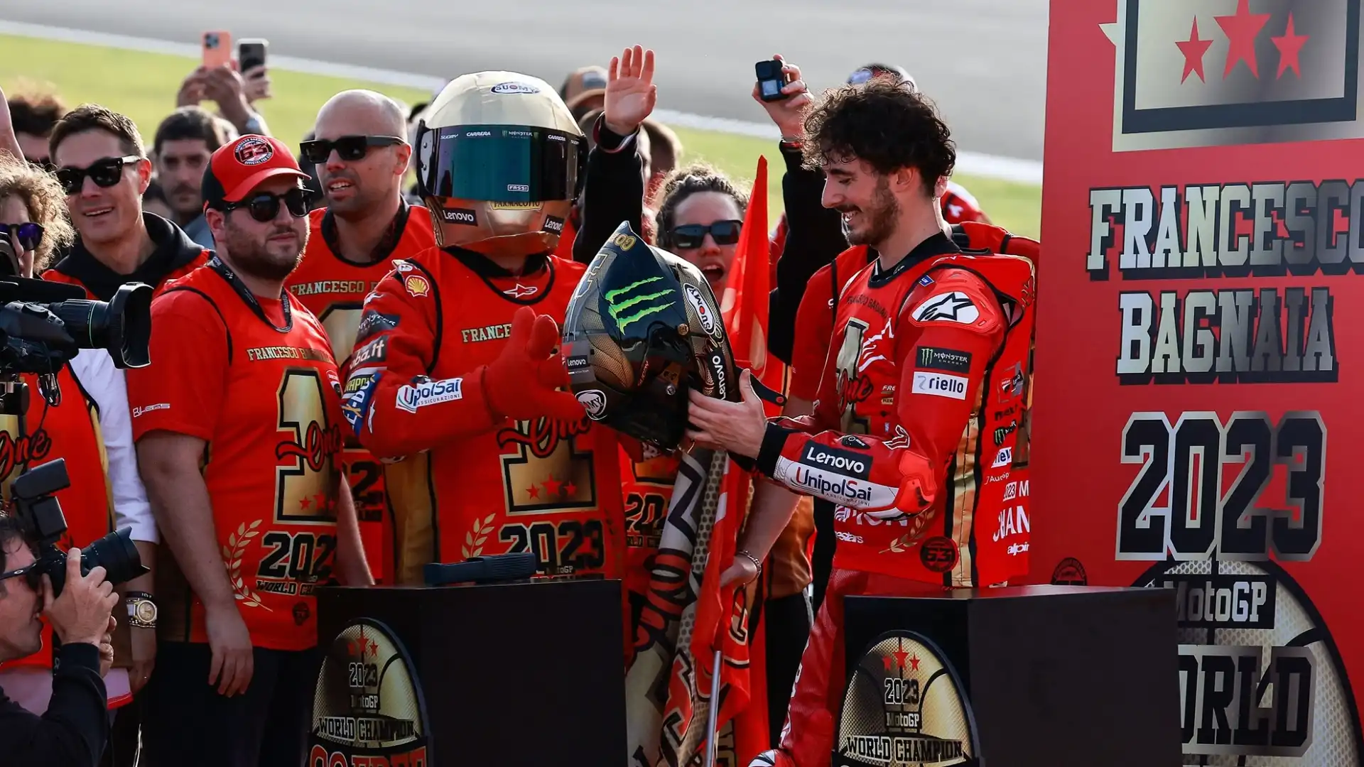 MotoGp, Pecco Bagnaia si scatena: la festa di Valentino Rossi