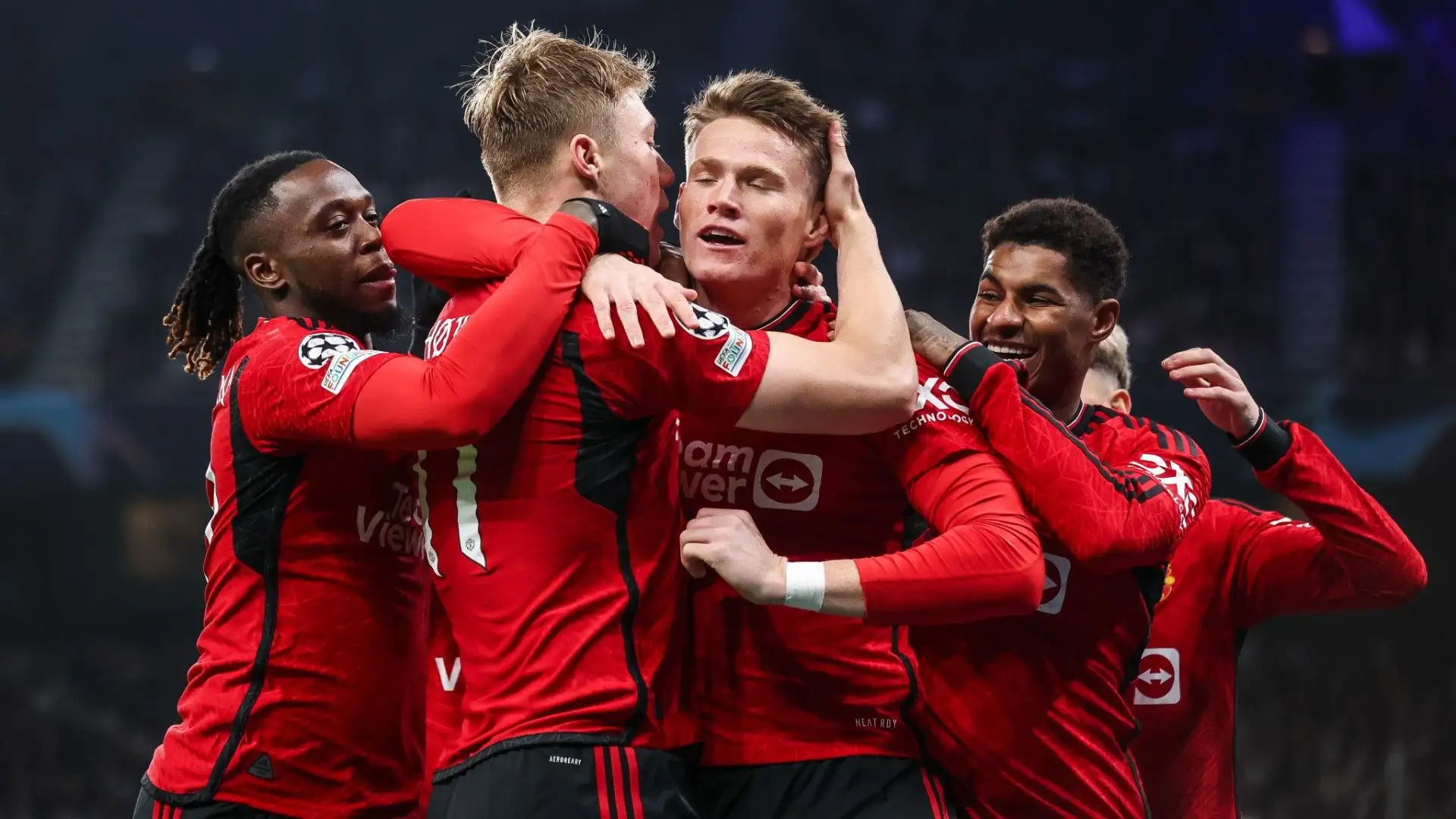 7- Le ultime prestazioni non rispecchiano il valore della squadra: 877,3 milioni di euro per il Manchester United

