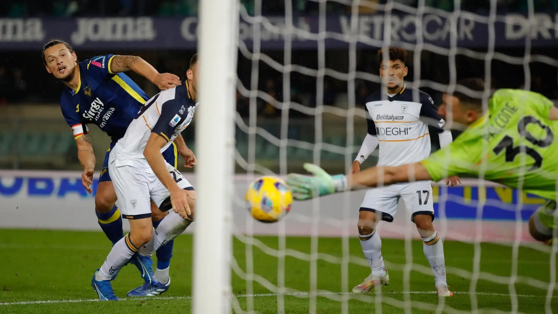 Verona-Lecce: spettacolare 2-2 al Bentegodi