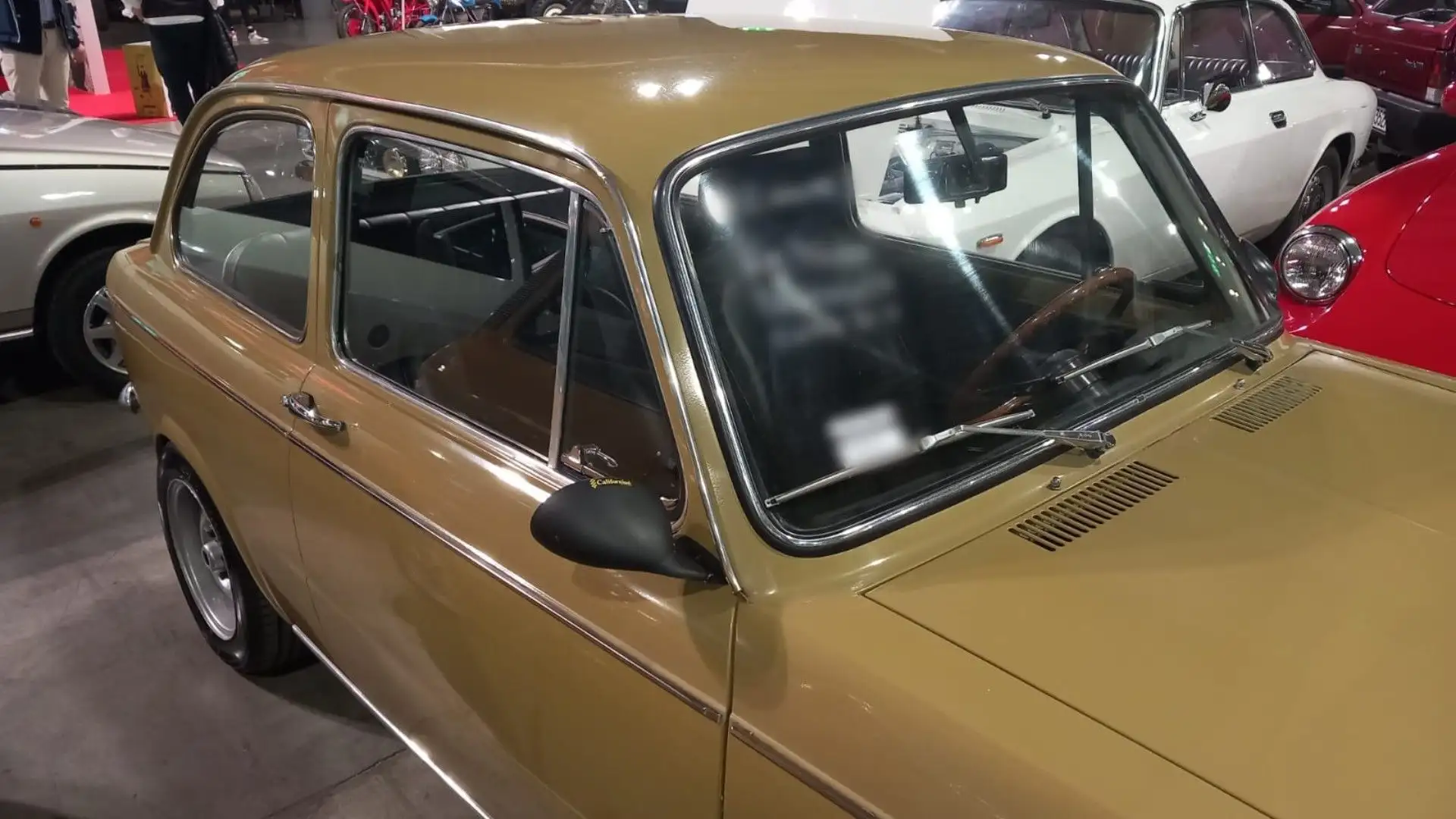 La versione Super aumenta la compressione a 8,8:1 portando la potenza a 37 CV.