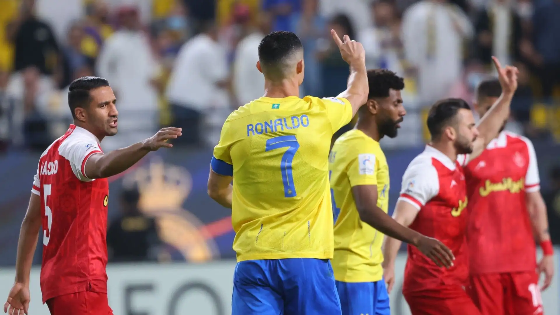 Il portoghese è caduto in area al minuto 2 di Al Nassr-Persepolis
