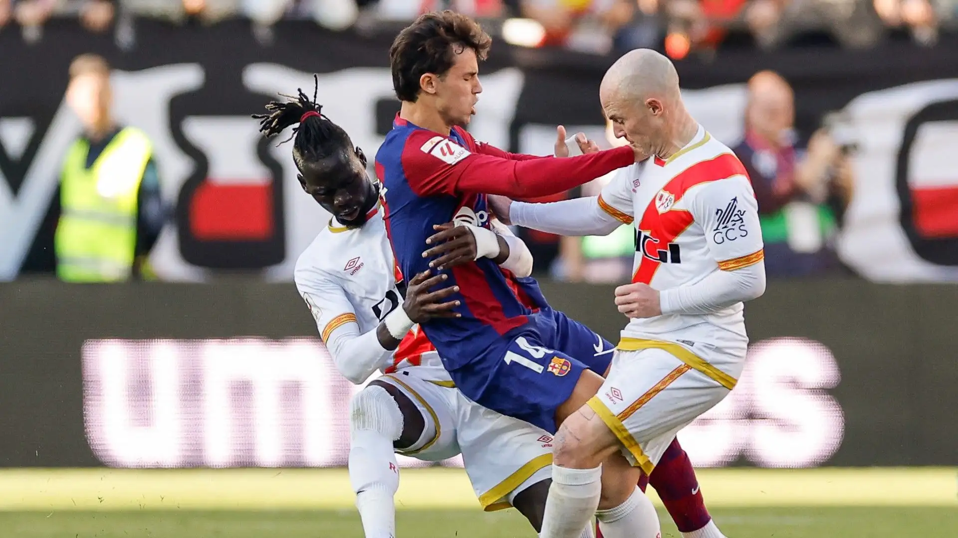 I calciatori del Rayo Vallecano hanno impostato la partita sul piano fisico...