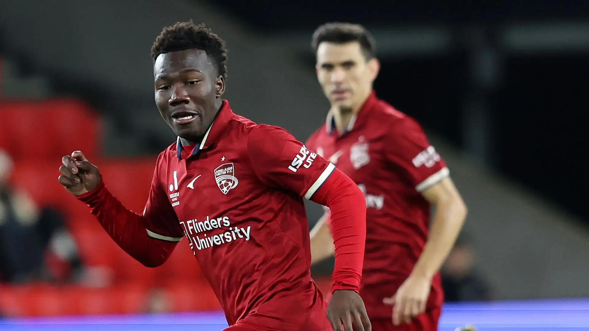 La giovane promessa lascia l'Adelaide United FC per circa 3 milioni di euro, che saliranno fino ad 8 con i bonus