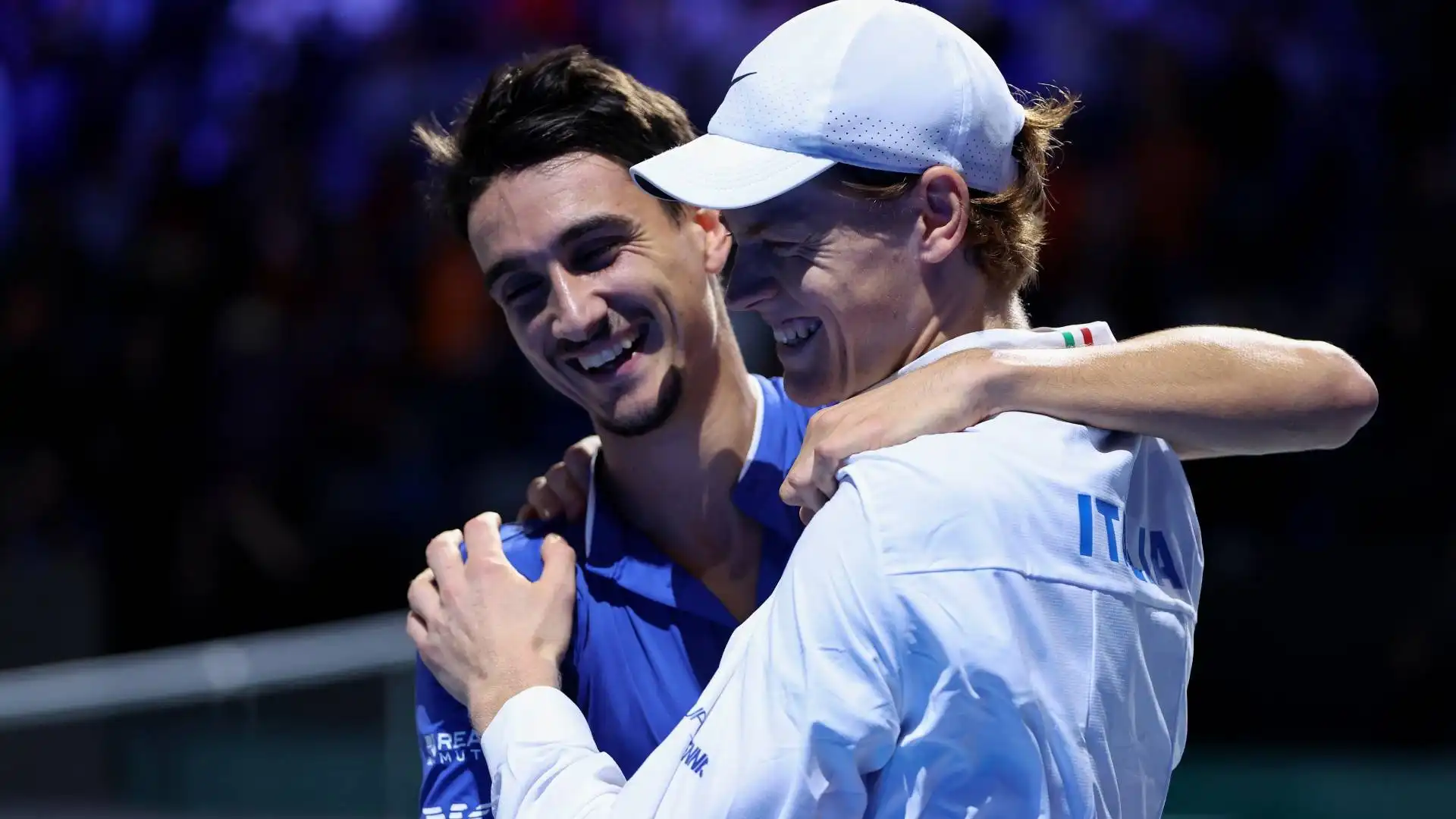Coppa Davis, Jannik Sinner e Lorenzo Sonego perfetti: l’Italia vola in semifinale