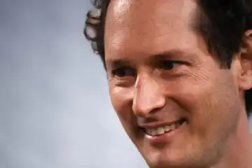 Ferrari, John Elkann rassicura sul futuro di Charles Leclerc e Carlos Sainz