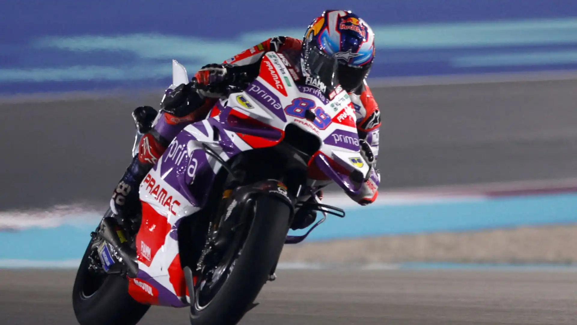 Jorge Martin domina la Sprint a Losail e annulla il primo “match point”