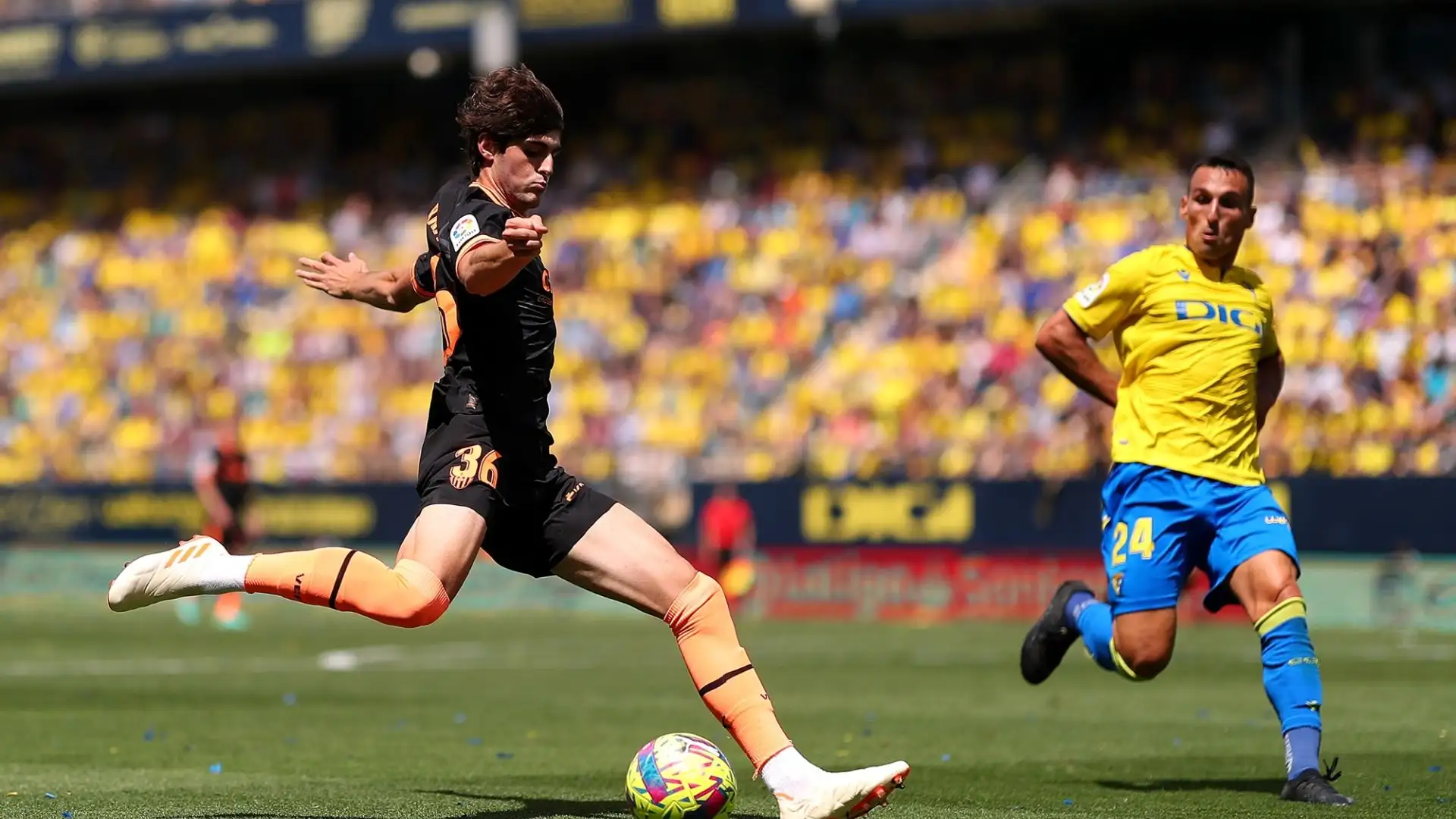 Javi Guerra ha però un contratto con il Valencia fino al 2027