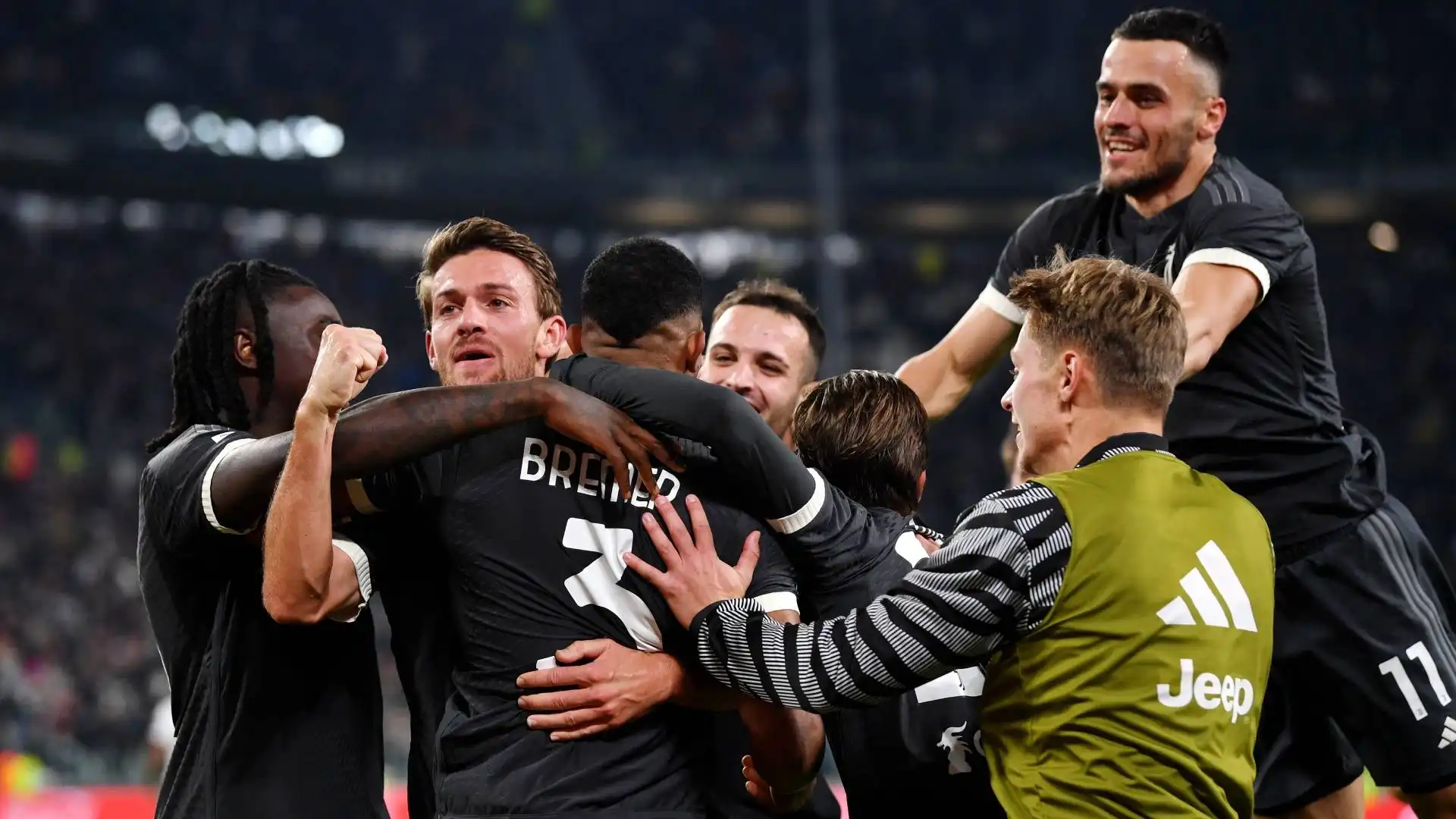 La Juve mette la quinta: 2-1 al Cagliari