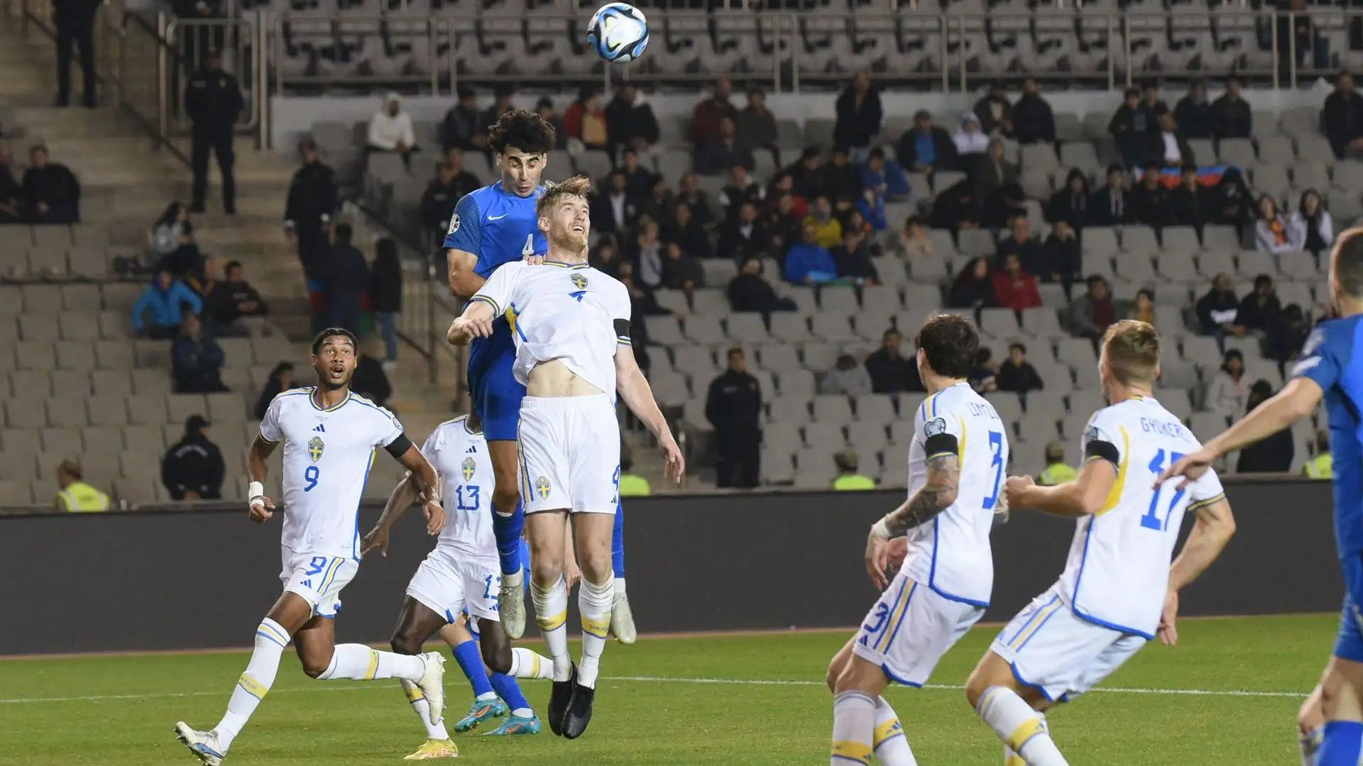 L'Azerbaigian è rimasto in 10 al 57'