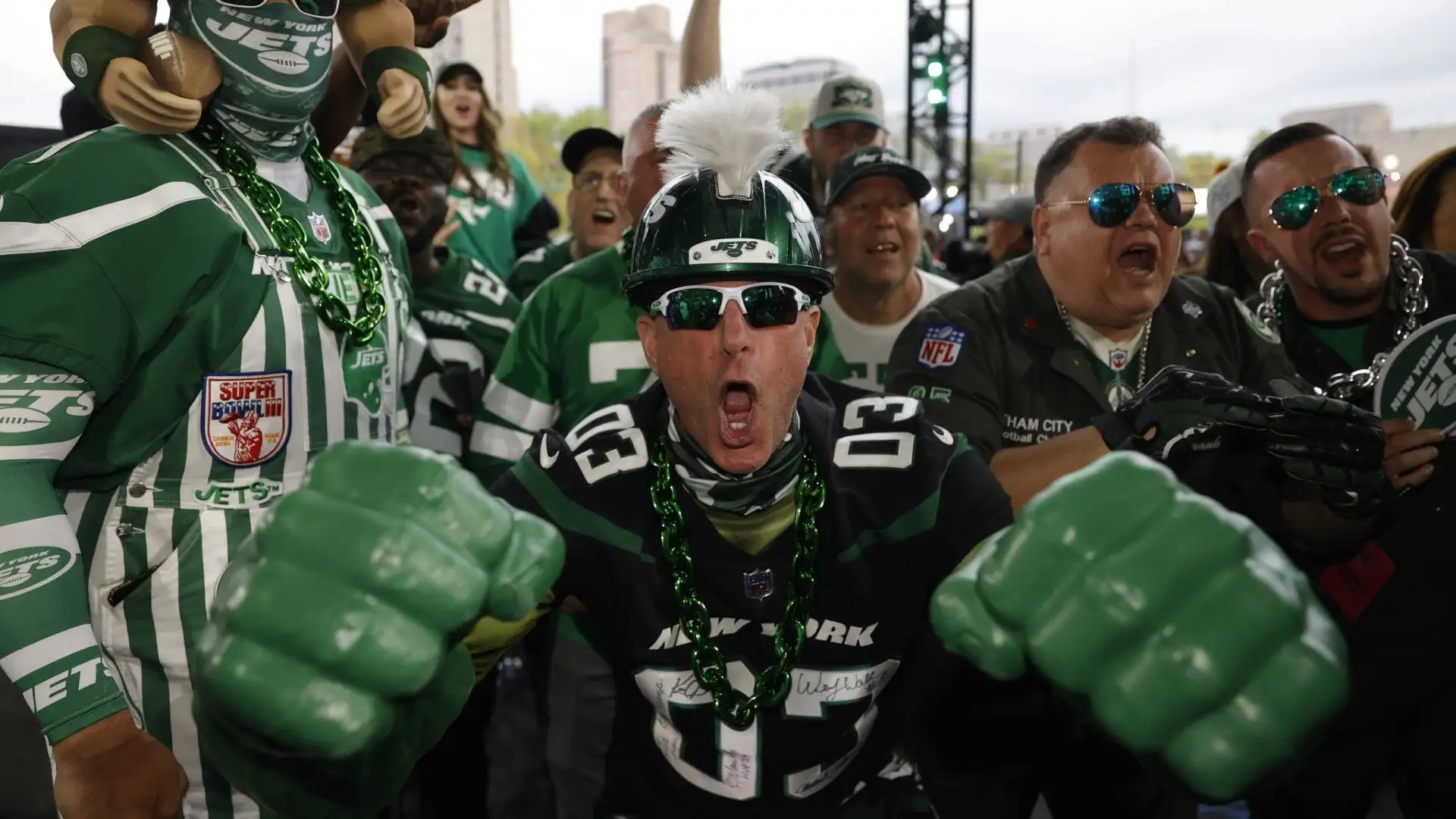 10- I New York Jets sono una squadra di football americano e valgono 6,1 miliardi di dollari
