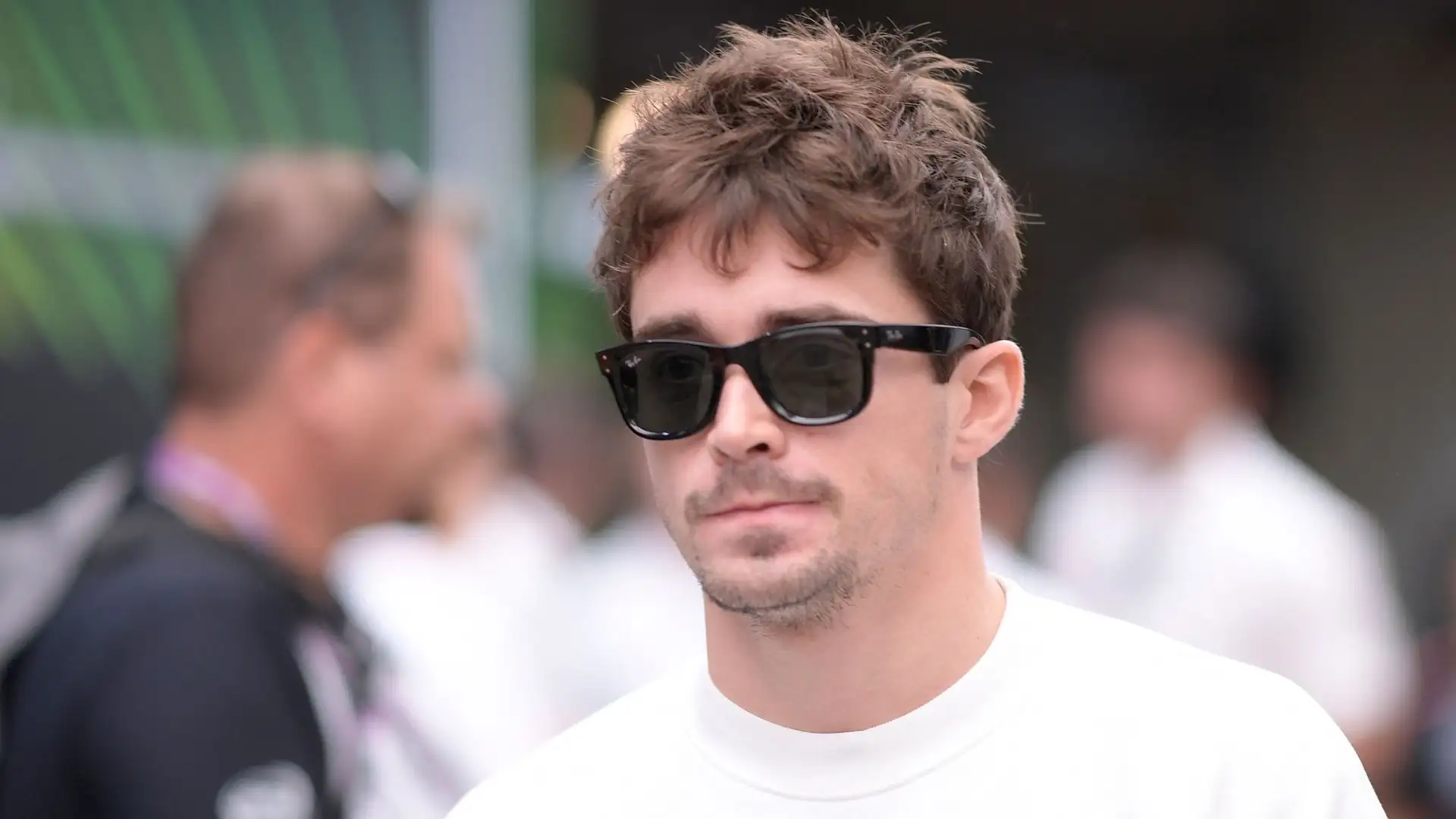 L'amarezza è doppia perché Leclerc sarebbe partito dalla prima fila, al fianco di Verstappen