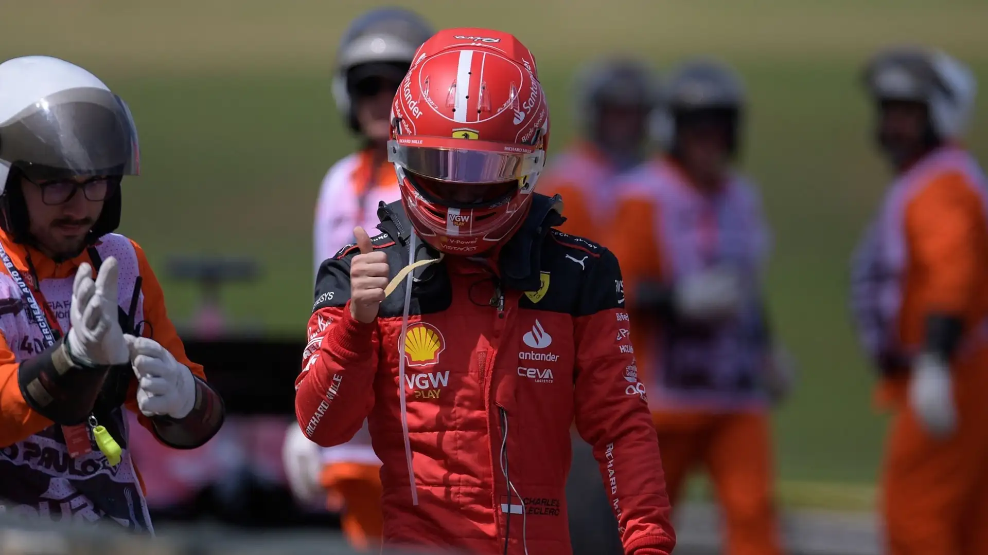 Il ferrarista è andato a muro ancora prima della gara, nel giro di formazione
