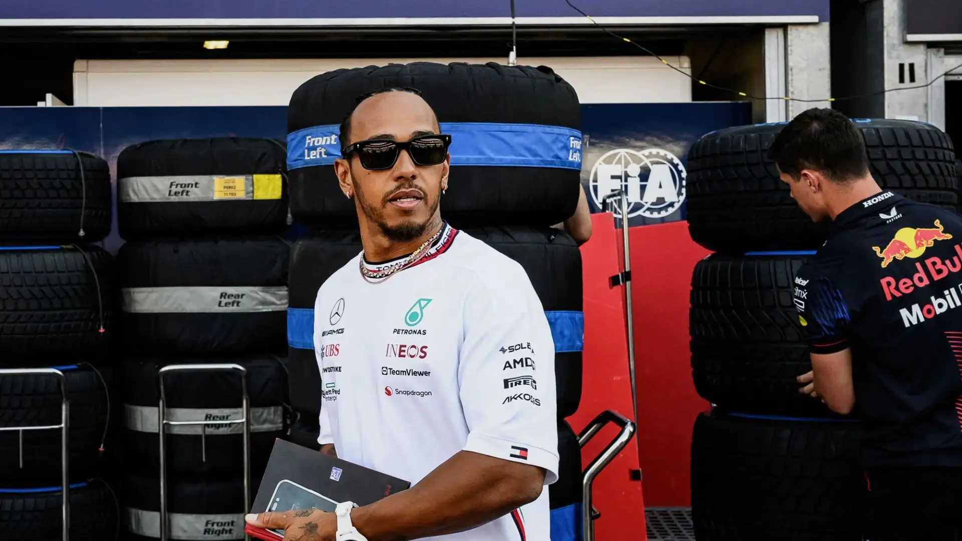 Hamilton da anni osserva una dieta vegana, a cui ora ha aggiunto lo stop alle bevande alcoliche: l'obiettivo è restare il più a lungo possibile in F1 per tornare a vincere