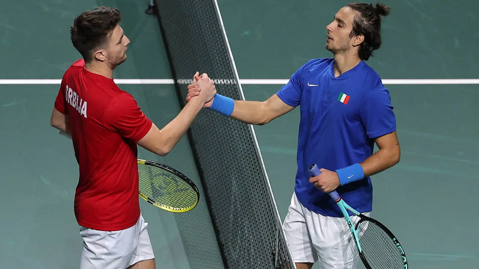 Lorenzo Musetti crolla al terzo set: Serbia avanti, ora Sinner-Djokovic