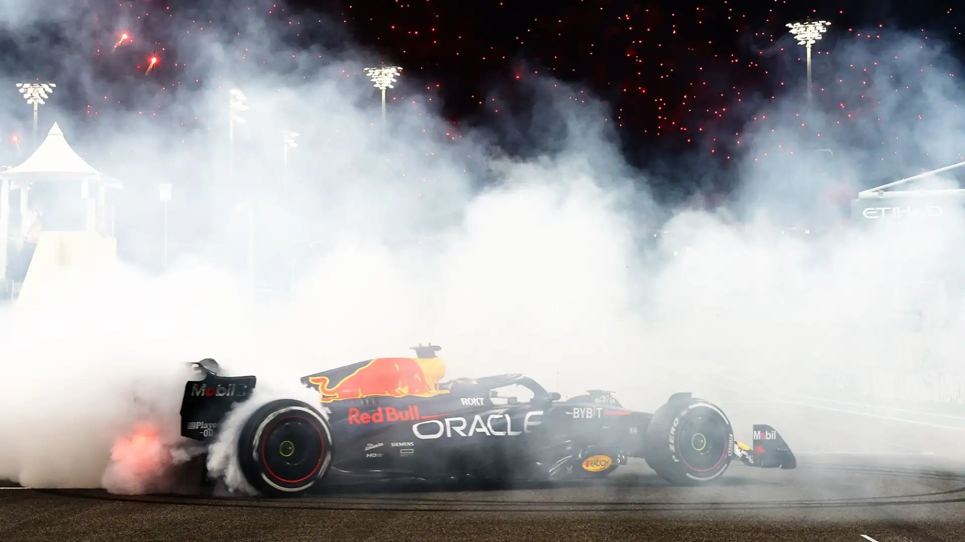 Verstappen ha firmato il nuovo record di vittorie stagionali, 19, superando il suo primato del 2022 (15)